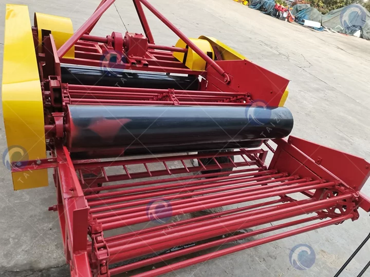 Peanut harvesting equipment with a good price