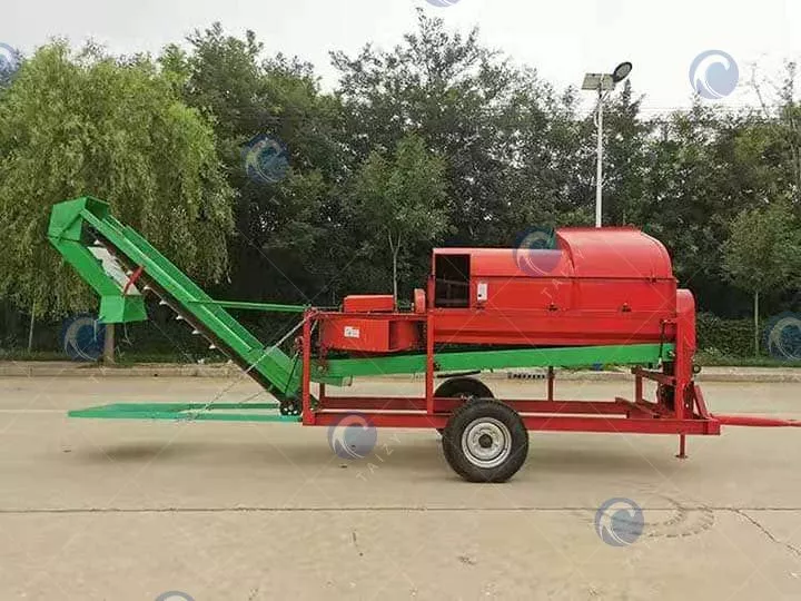 peanut harvesting machine