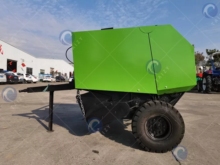 খড় কাটা ও মোড়ানোর মেশিন